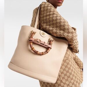 NWT Gucci $4500 Diana Bamboo Handle 2 Way Tote Beige Leather Neutral Purse